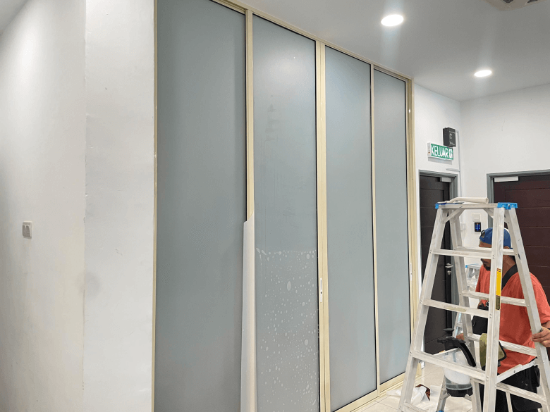 THE BEST ULTIMATE FROSTED GLASS STICKER GOMBAK