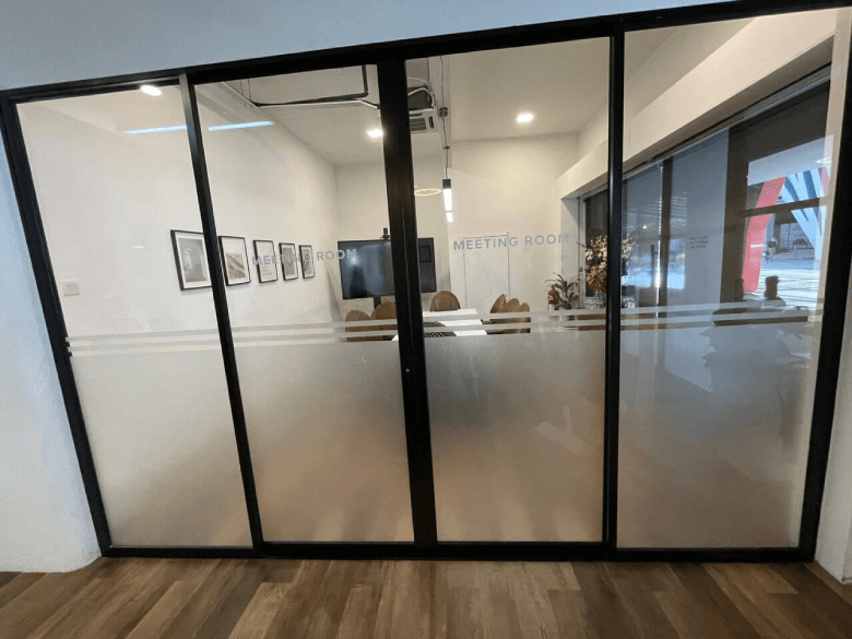 THE BEST GREAT FROSTED GLASS LINE DESIGN SRI PETALING