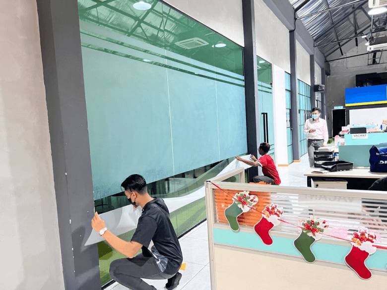 THE BEST FIND FROSTED GLASS STICKER KERINCHI