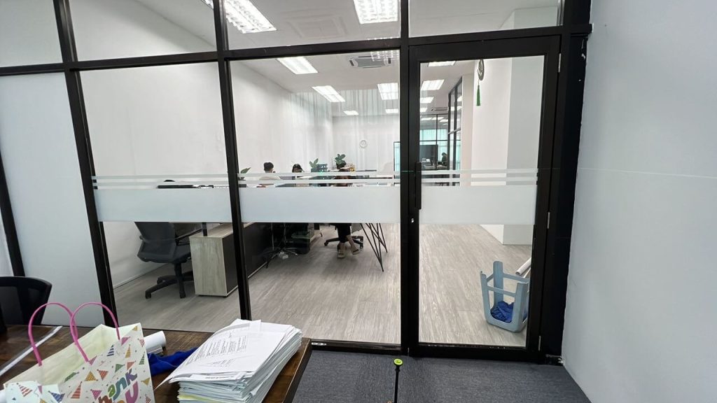 f9d5ed86-a411-454f-9270-0e35b8b4fe4f_11zon - Frosted Window Film Kuala Lumpur THE BEST QUALITY FROSTED GLASS LINE DESIGN SALAK SELATAN